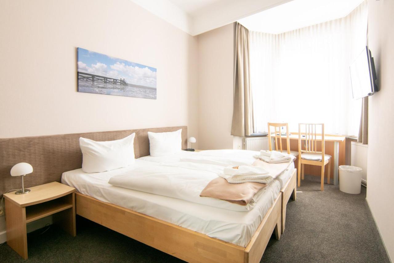 Nordsee-Hotel Hinrichsen ฮูซุม ภายนอก รูปภาพ