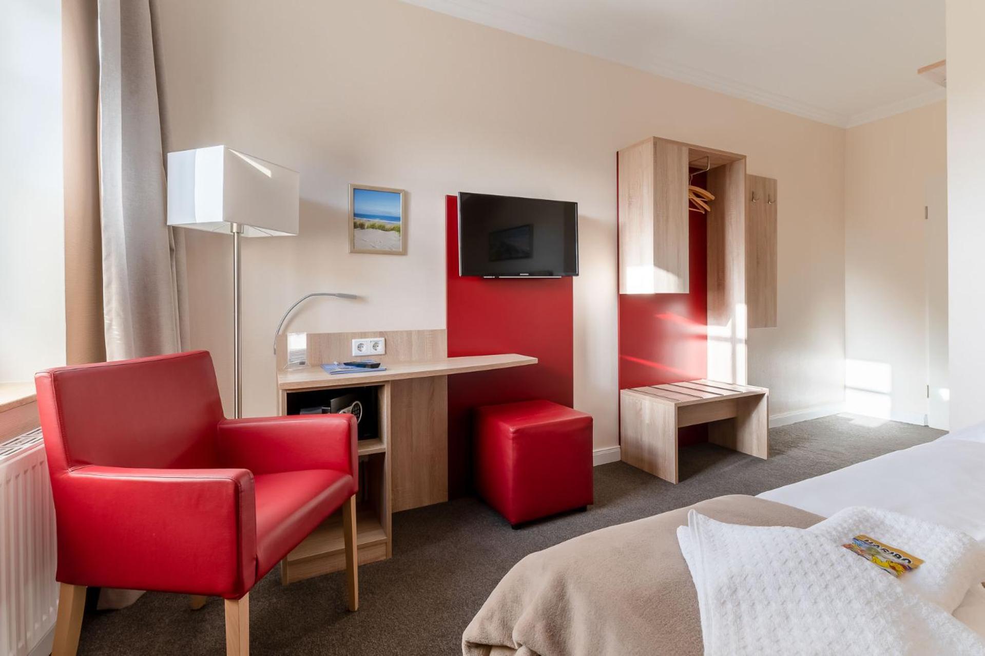 Nordsee-Hotel Hinrichsen ฮูซุม ภายนอก รูปภาพ