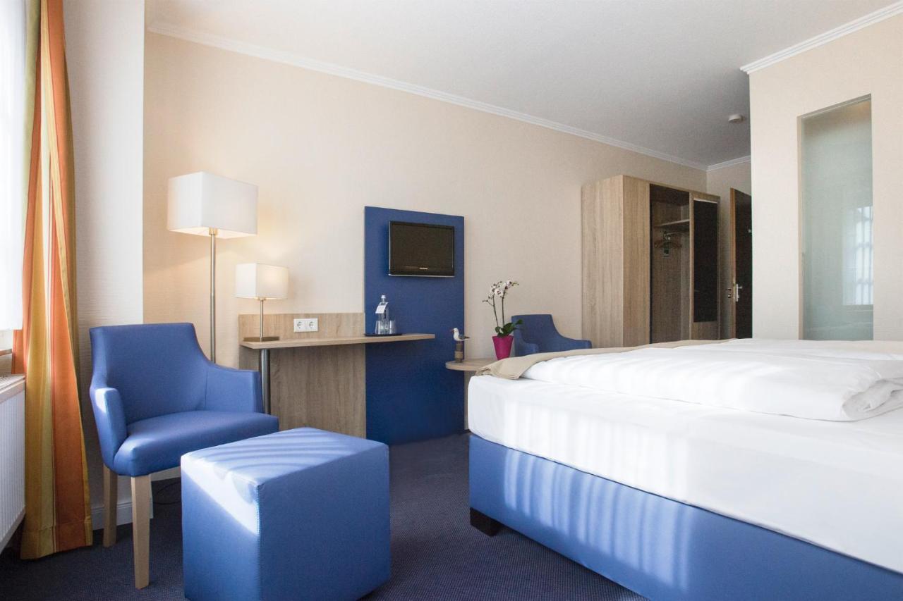 Nordsee-Hotel Hinrichsen ฮูซุม ภายนอก รูปภาพ