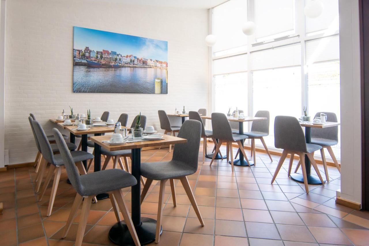 Nordsee-Hotel Hinrichsen ฮูซุม ภายนอก รูปภาพ
